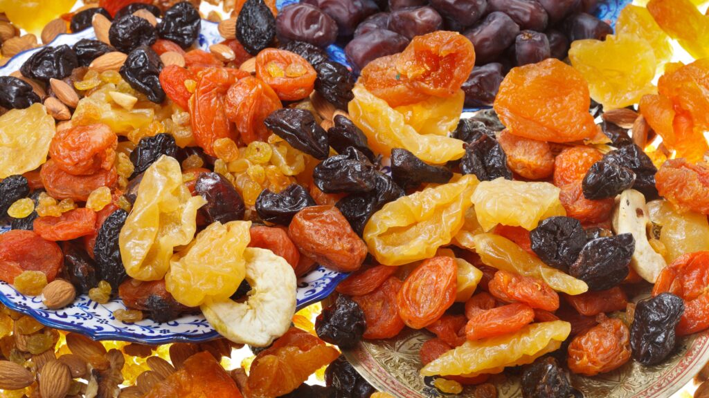 Dried fruit is essential in pregnant women diet